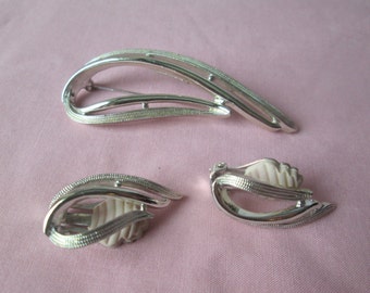 Sarah Coventry Brooch and Earring Set