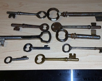 Vintage skeleton keys 10 total