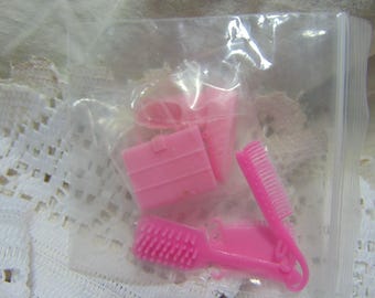 Vintage Barbie purse,flats, brush,comb and pretend mirror #7