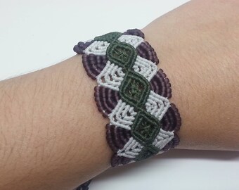 micro macrame bracelet with beads