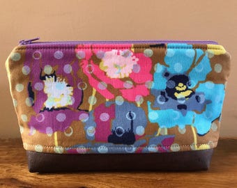 Zipper Pouch - Anna Maria Horner Field Study Poppies and brown cork leather bottom