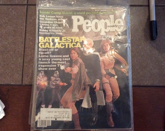 3 People weekly magazine set