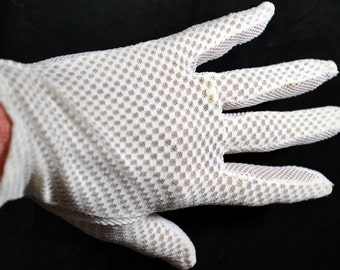 Vintage White Netting and Mesh Ladies Gloves