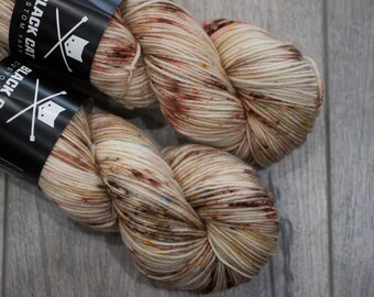 DK weight merino yarn 100% Superwash Merino Sweater weight yarn. Double Knit Weight yarn. Tatooine. Speckled beige and brown yarn