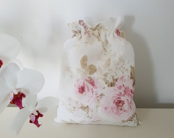 Shabby style pouch