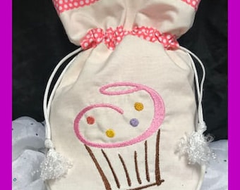 Filled cupcake design for the 4x4 hoop only