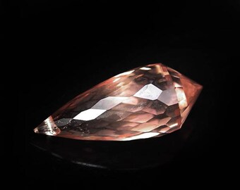 13.4 ctw. peach morganite pendant loose gemstone.