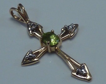 10K Yellow Gold Cross Pendant with Peridot, 1 gram