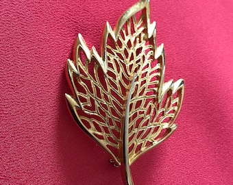 Large Vintage Filigree Gold Tone Leaf Brooch