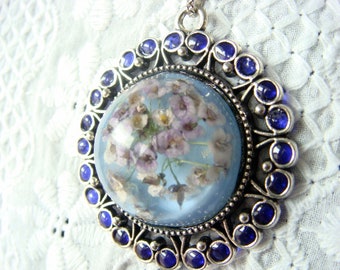 Tender flowers resin jewelry