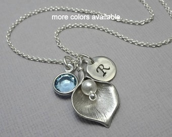 Calla Lily et collier avec breloque aigue-marine Pierre de naissance, personnalisé collier de demoiselle d’honneur, demoiselle d’honneur cadeau, mère de la mariée cadeau