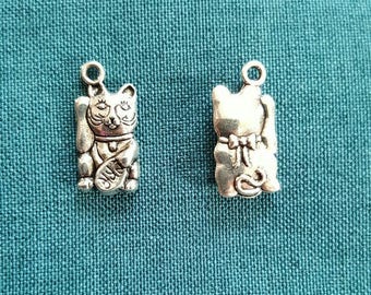 1 x Tibetan silver maneki neko lucky cat charm