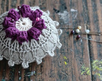 Linen pincushion - crochet motif
