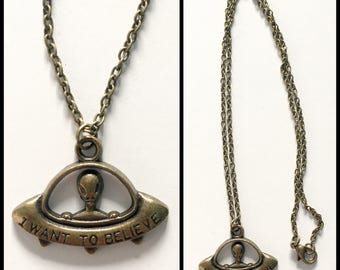 I want to believe Alien UFO Bronze Necklace X-Files