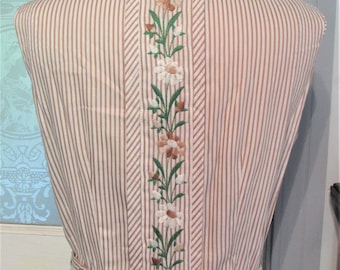 Vintage 1950's dress embroidered with flowers