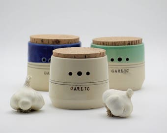Ceramic garlic jar, housewarming gift, ceramic kitchen canisters, garlic jar, pottery garlic jar, handmade ceramics, garlic keeper