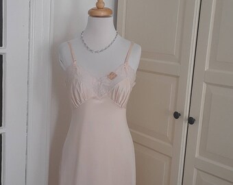 50s 60s Pale Pink Full Slip, Bari, Deadstock, NWT, Lingerie, Lace Trimmed, Bridal, Trousseau, Size 34