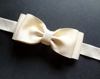 Ivory Flower Girl Headband, Ivory Hair Bow Headband. Ivory Baby Headband. Baby Hair Accessories. Girls Hair Accessories. Ivory Bow Headband