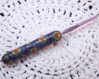 Ergonomic Polymer Clay Covered Crochet Hook Handcrafted Rainbow Spirals Bates G