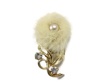 Vintage fur flower brooch, white fur pin, faux pearl, clear rhinestones, furry brooch, fur pin, floral pin, cream fur, Sperabo Rose