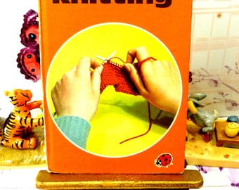 Learnabout Knitting Vintage LadyBird Book How to Knit Series 634 with full patterns Matt Cover Tie for Dad Egg Cosy