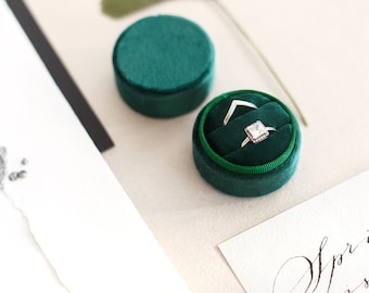 Velvet Ring Box - Ring Box - Wedding - Engagement ring box - Proposal Ring Box - Personalized Gift - Double - Round - Emerald