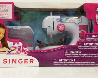 Singer EZ Stitch Toy Sewing Machine For ages 8+