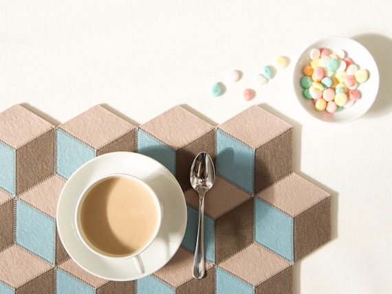 Felt placemats / pastel colors / geometric placemats / wool felt / modern home design / nordic design / modern home accessories