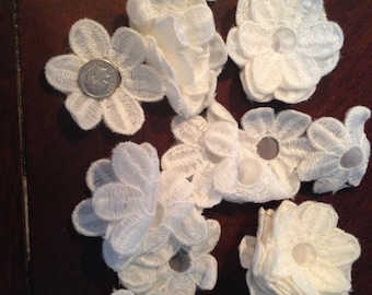 24 Daisies White Embroidered Floral Daisy Flower Appliques.