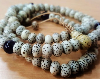 Natural White Lotus with Black Onyx