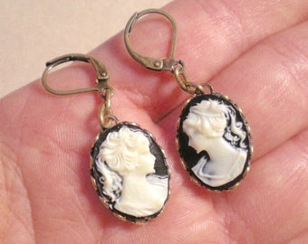 oO BLACK LADY Oo cameo earrings