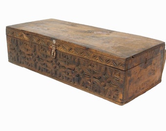 antique 19th century orient vintage cedar wood treasure Dowry Chest from Nuristan Afghanistan No:18/1