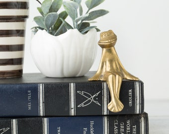 Small Vintage Brass Frog - Little Sitting Frog Figurine - Bookshelf Decor - Frog Decor - Frog Gift - Brass Frog Statue