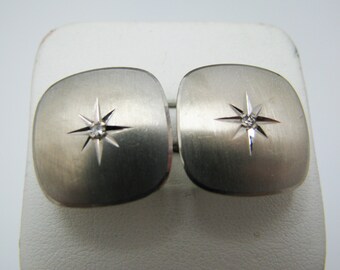 10216898 Cufflink Shiny Gold main image 0