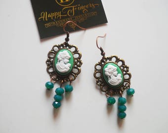 Cameo earrings Victorian earrings Vintage earrings Green cameo earrings Cameo jewelry Victorian jewelry Vintage jewelry Oval earrings