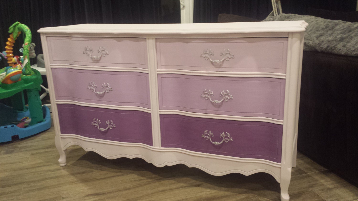 SOLD Vintage Bassett 6drawer dresser