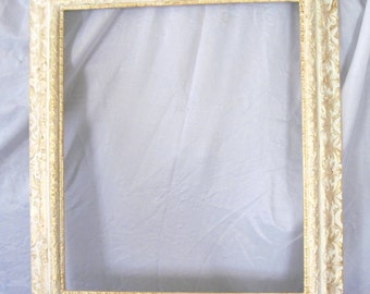 Frame, Vintage Frame, 1940's picture frame, White and Gold frame, Baroque frame, Shabby Chic Frame, Cottage Chic frame