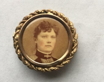 Antique Victorian Mourning Brooch Photo Pin
