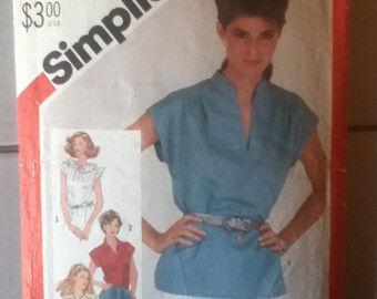 Simplicity Retro Top Pattern 5456 Size: 12, Bust 34", Waist 26", Hip 36"