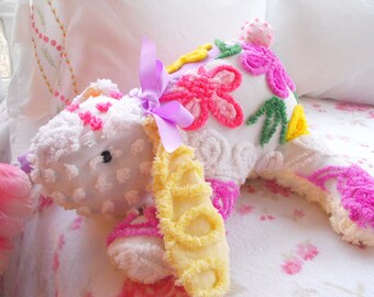 ADORABLE Vintage Chenille BUNNY RABBIT Daisy
