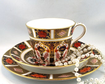 Royal Crown Derby Trio, Old Imari Pattern, Bone English China made in 1950s.