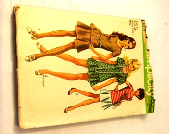 Vintage 1970s Simplicity 8780 Junior and Misses two-piece dress in two lengths
