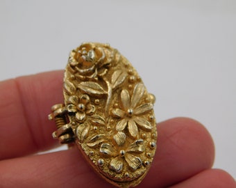 Vintage Large Gold Tone Costume Jewelry Poison Or Locket Ring dr66