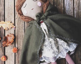 forest gal, 19'', hooded cape