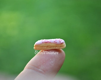 Miniature Eclair - 3 pieces - Patisserie - Dollhouse Miniature in 1/12 Scale