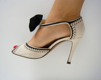 90s MOSCHINO BIG BOW Heels, Two Tone Mary Jane T-strap peep Toe Brogues, size 8.5 or 38
