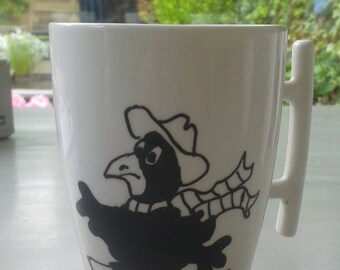 Mug with funny bird