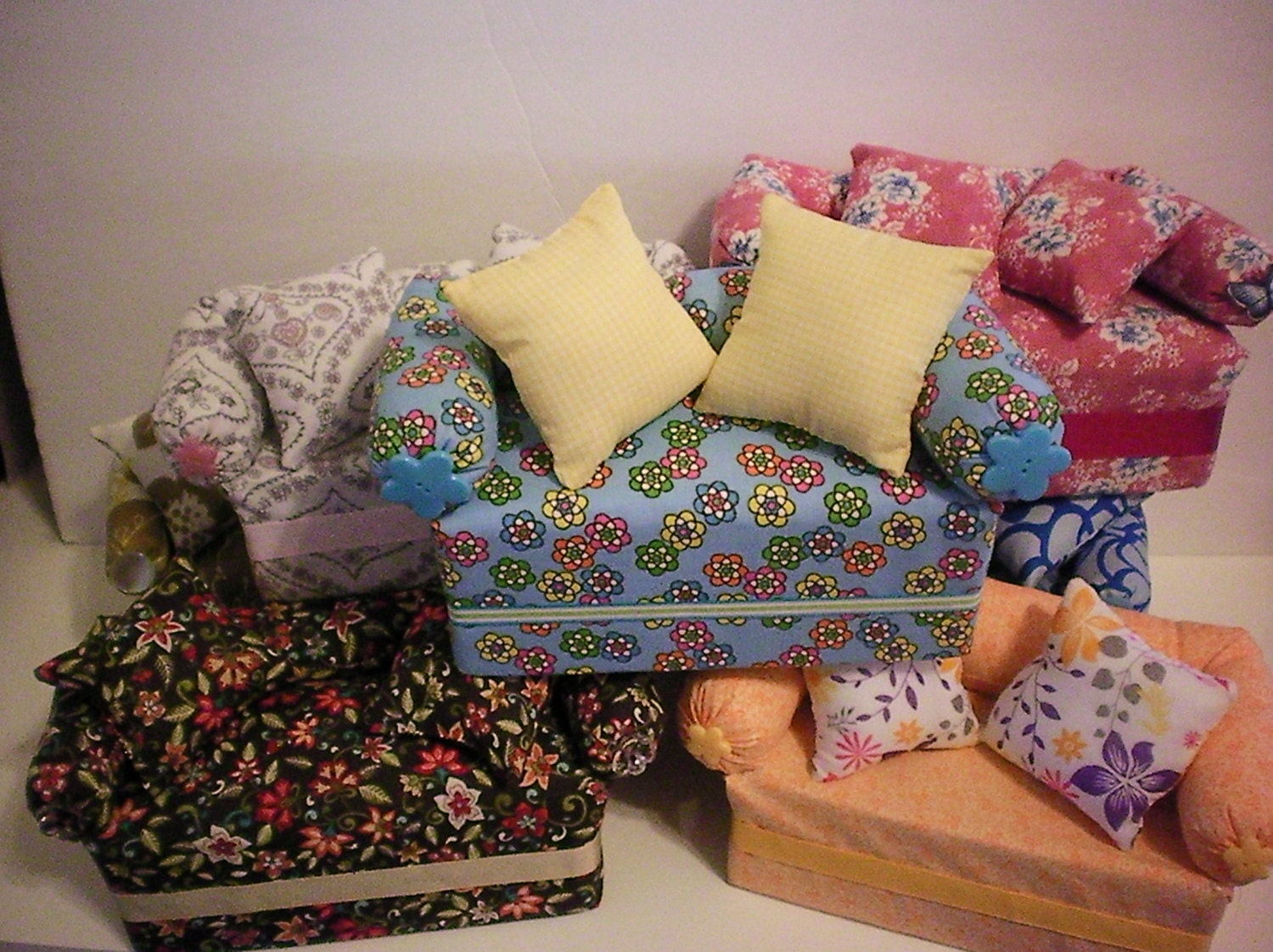 diy barbie couch