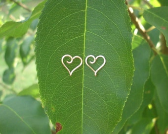 Pink wire Heart Stud Earrings.