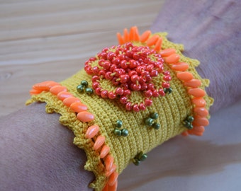 Yellow Cuff Bracelet,Crochet Cuff, Bracelet,crocheted statement bracelet,crochet bracelet, crochet cuff,crocheted flowers, beaded cuff,